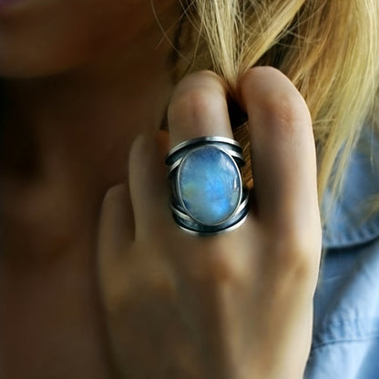 Anillo mágico con piedra lunar