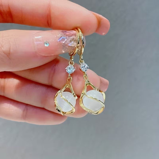 Обеци Moonstone с блестяща гранулирана повърхност