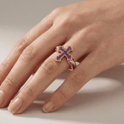 ANILLO DE DIAMANTE MORADO POR SU GRACIA