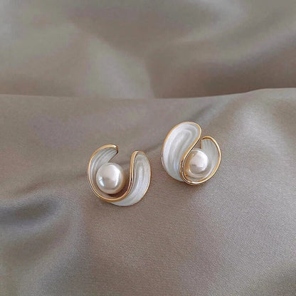 Pendientes de lujo con ópalo blanco y perlas en oro