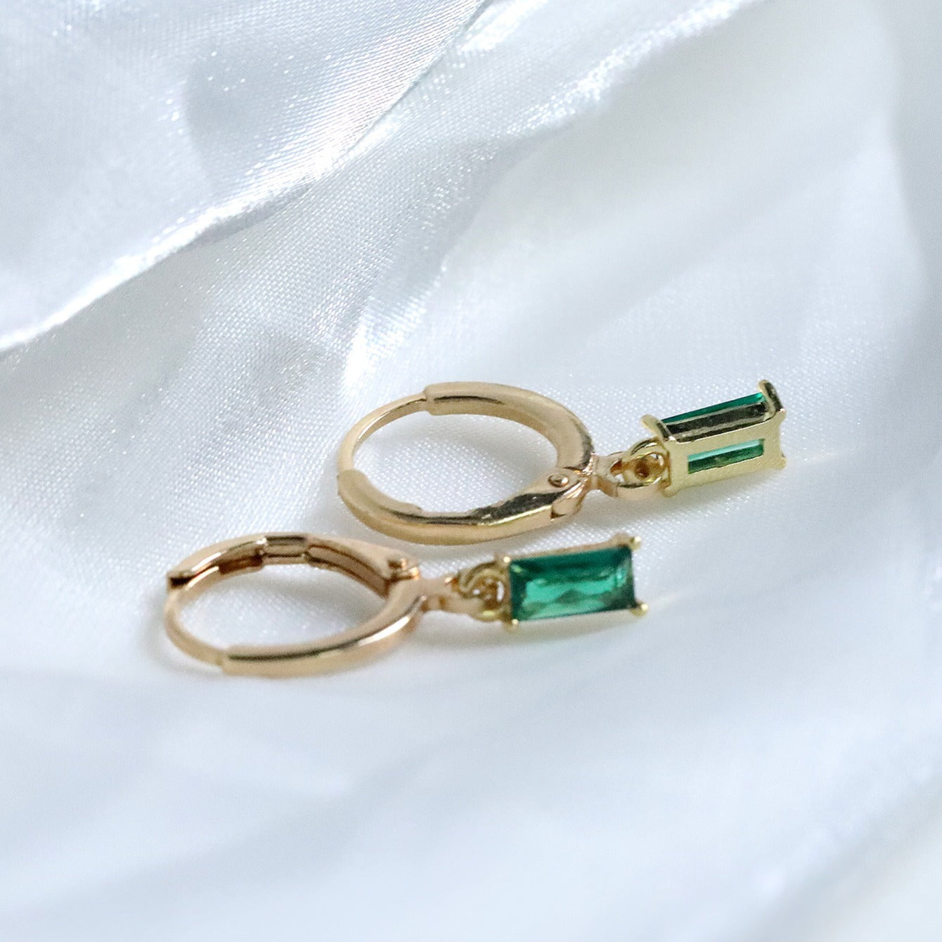 Pendientes Luisa Elegantes con Esmeralda