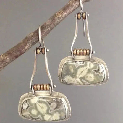 Pendientes vintage con piedra envejecida