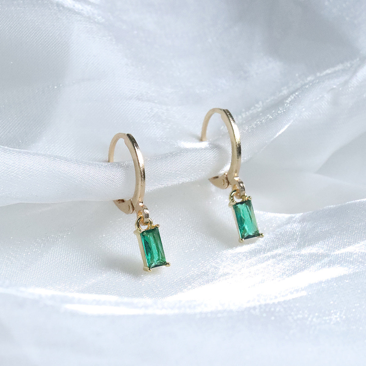 Pendientes Luisa Elegantes con Esmeralda