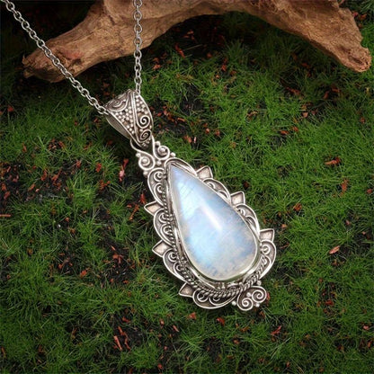 Collar con colgante vintage de piedra lunar