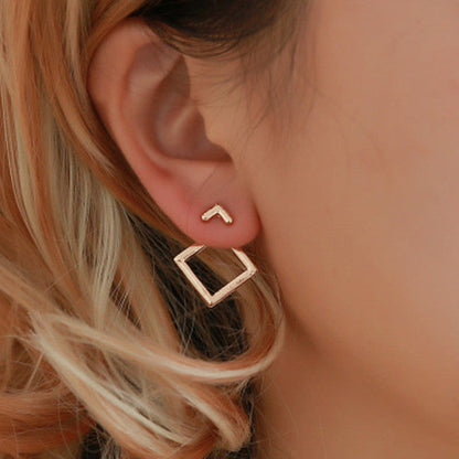 Pendientes chapados en oro con múltiples capas