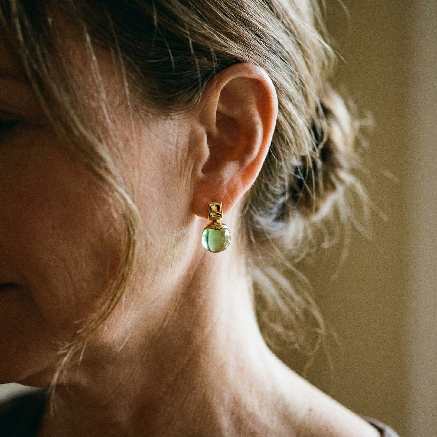 Pendientes vintage con cristal verde en oro