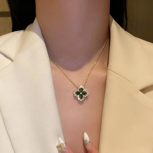 Колие Emerald Shimmering Clover в златисто покритие