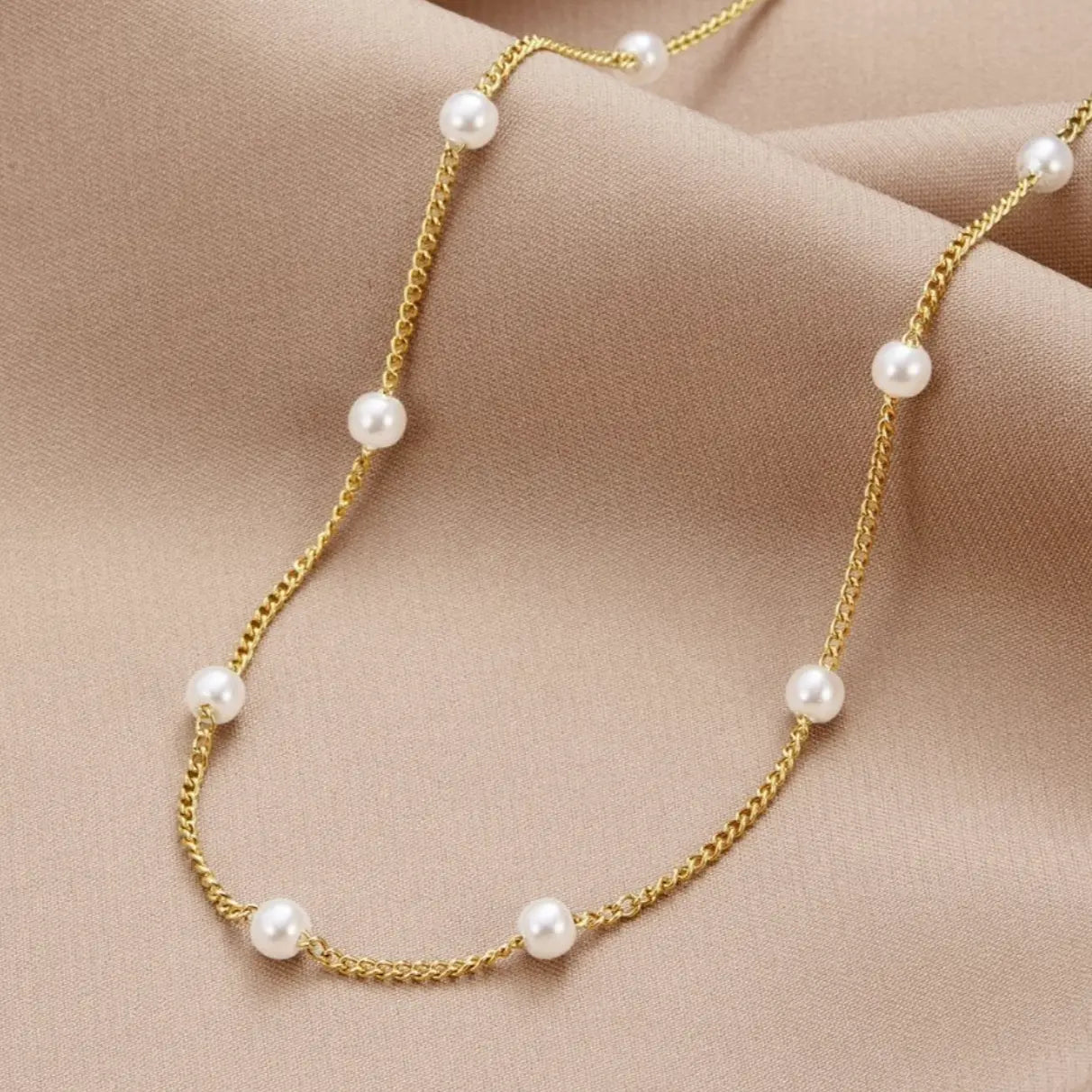 Collar de oro con perla de agua dulce