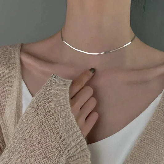 Сребърно колие