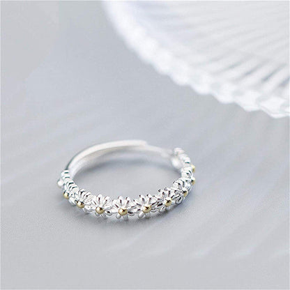 Anillo ajustable en plata y esmalte pintado a mano con margaritas
