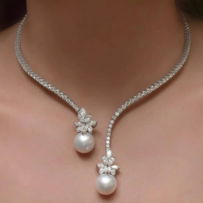 Elegante y brillante collar de perlas en plata de ley
