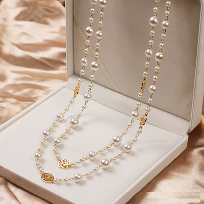 Collar Elegante en Oro con Perla