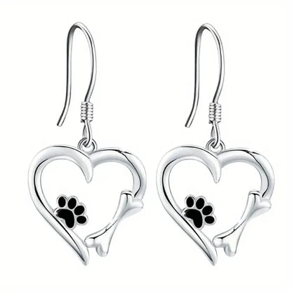 Pendientes de plata con diseño de corazón y pata