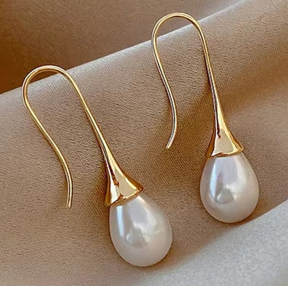 Pendientes vintage con perlas en forma de gota