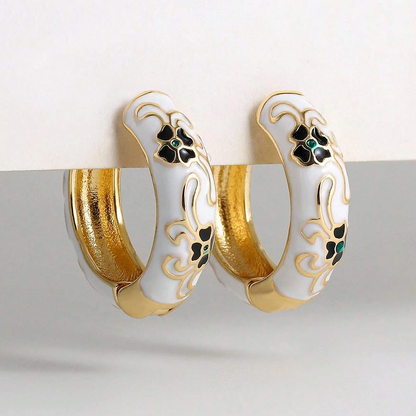 Pendientes vintage con esmalte blanco y aro