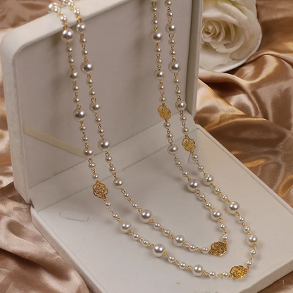 Collar Elegante en Oro con Perla