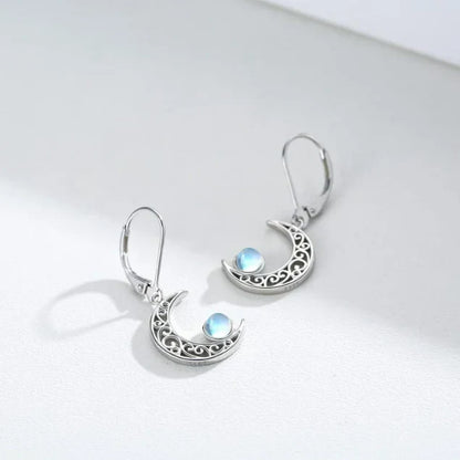 Elegantes pendientes de piedra lunar
