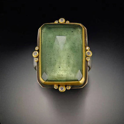 Anillo vintage de cristal verde y oro