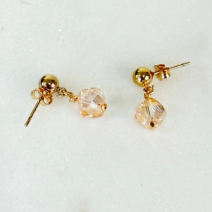 Pendientes colgantes delicados Liana en oro