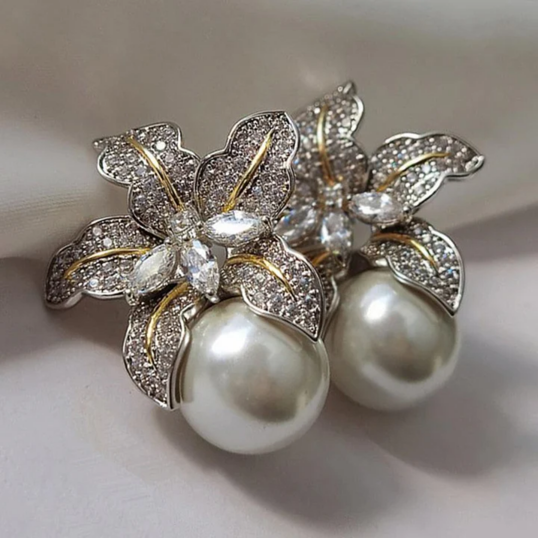 Elegantes pendientes con perlas y flores